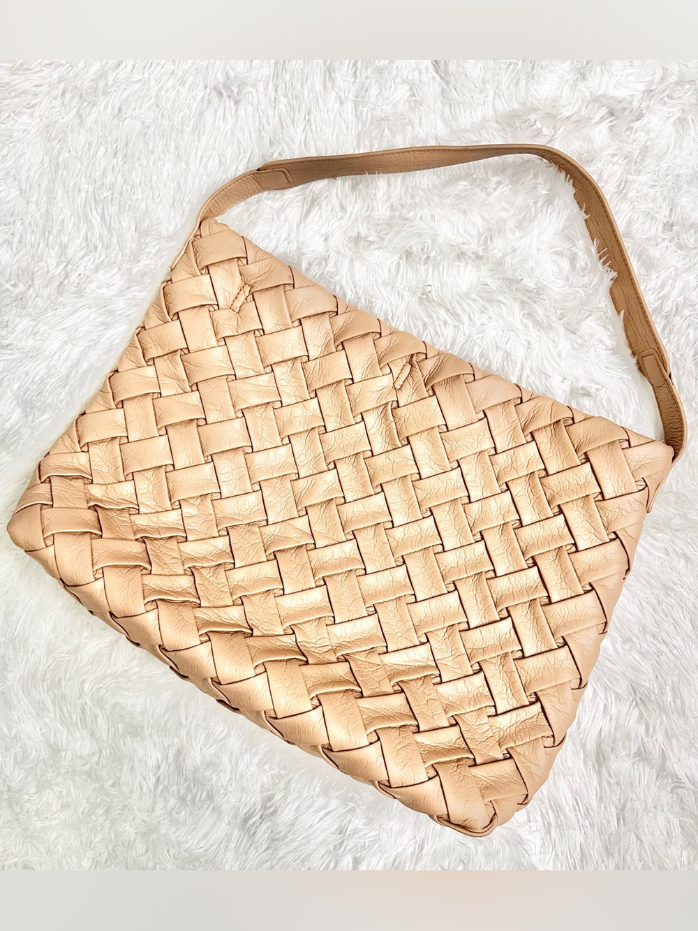 Woven Shoulder Bag in Light Tan